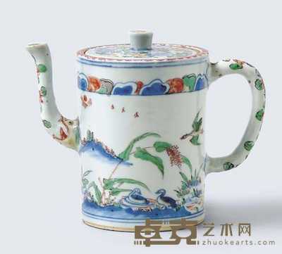 17TH CENTURY A RARE LATE MING WUCAI CYLINDRICAL WINEPOT AND COVER 